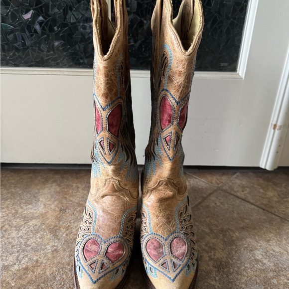 Corral
Women's Corral Western
Embroidered - Picture 4 of 6